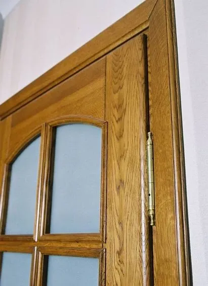 Detal przeszklonych drzwi